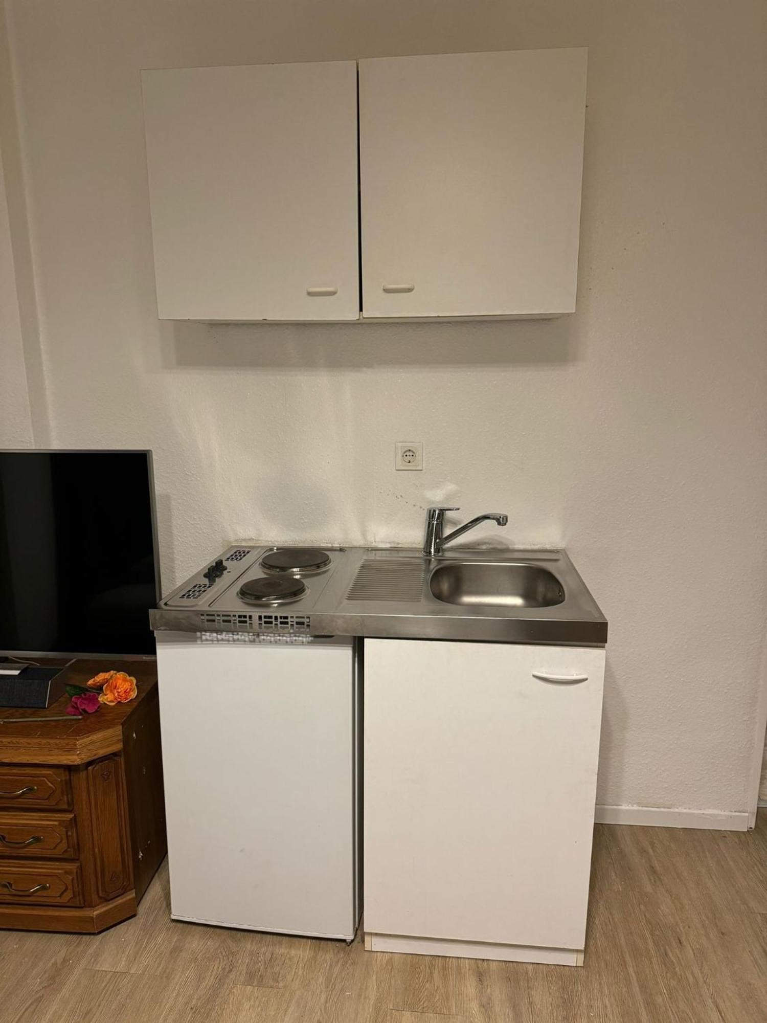 Moebliertes Zimmer Mit Tv, Internet & Kompletter Ausstattung In Bonn-Mehlem ภายนอก รูปภาพ